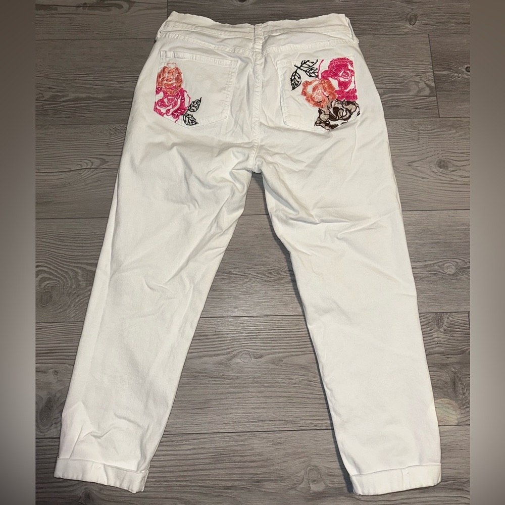 Vintage Y2K NYDJ White Embroidered Capri Ankle Jeans Pink Rose Design, Size 6